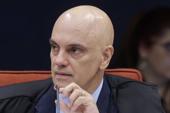 AGU vai pedir para atuar em processo contra Moraes nos EUA 