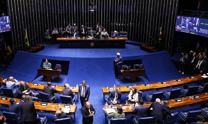 Alcolumbre trava tramitação da PEC do fim da 6x1 no Senado
