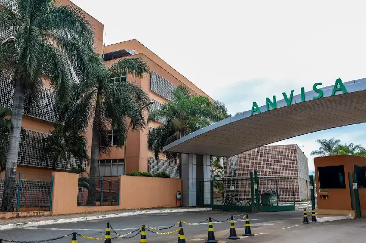 Anvisa aprova medicamento para tratar esquistossomose em crianças