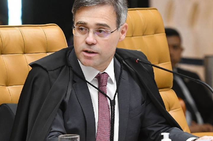 Mendonça determina remoção de vídeo de deputados contrários a Flávio 