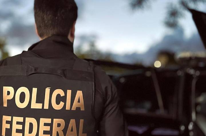 PF cumpre mandados contra juiz suspeito de favorecer imobiliárias