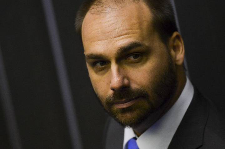 STF condena Eduardo Bolsonaro por difamar deputada Tábata Amaral