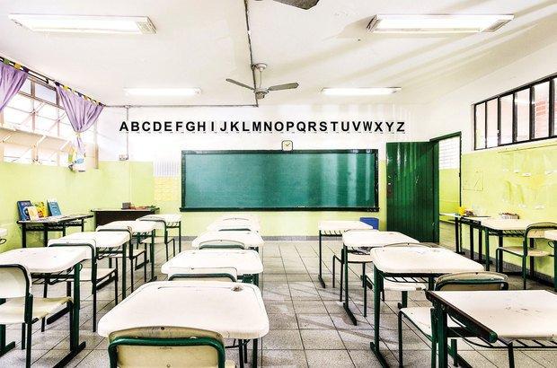 Governo do Paraná abre edital para contratar empresas para gestão de 27 escolas estaduais; entenda