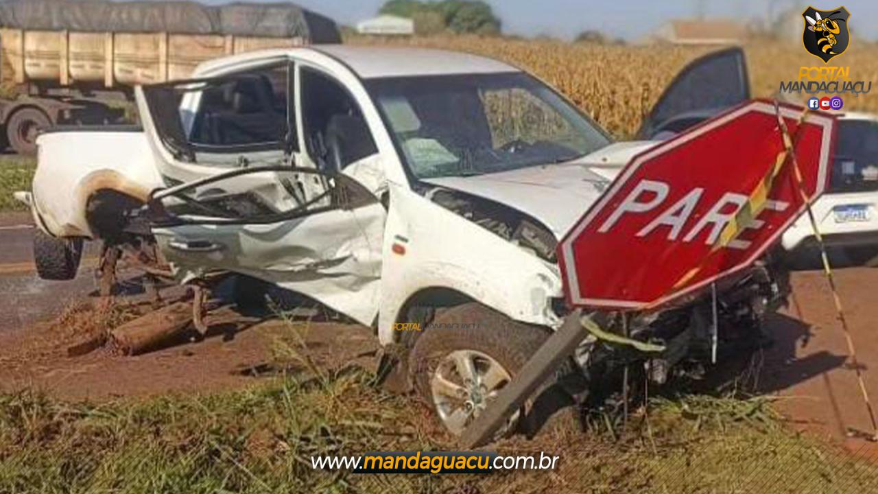 Acidente na PR-323 deixa um morto e quatro pessoas feridas, três das vítimas são de Mandaguaçu.