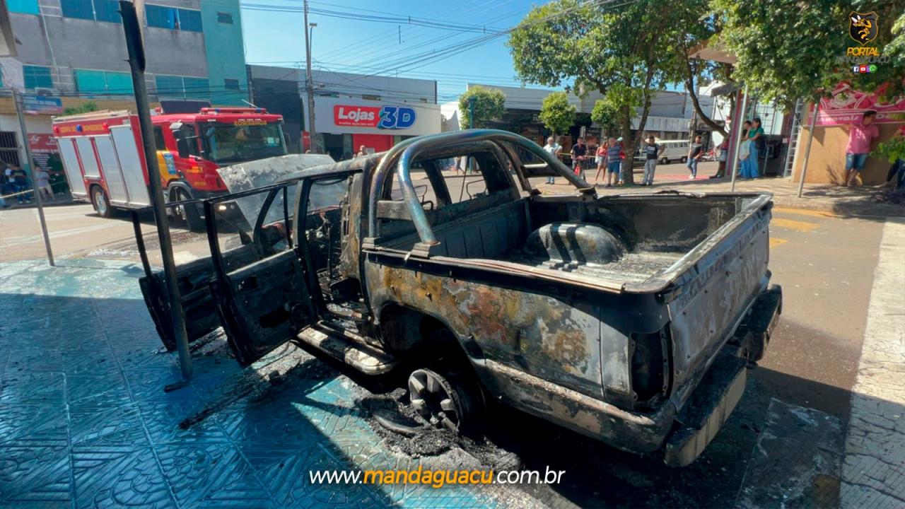 Incêndio em Veículo L200 Mitsubishi: Possível Explosão de Celular Causa Incidente