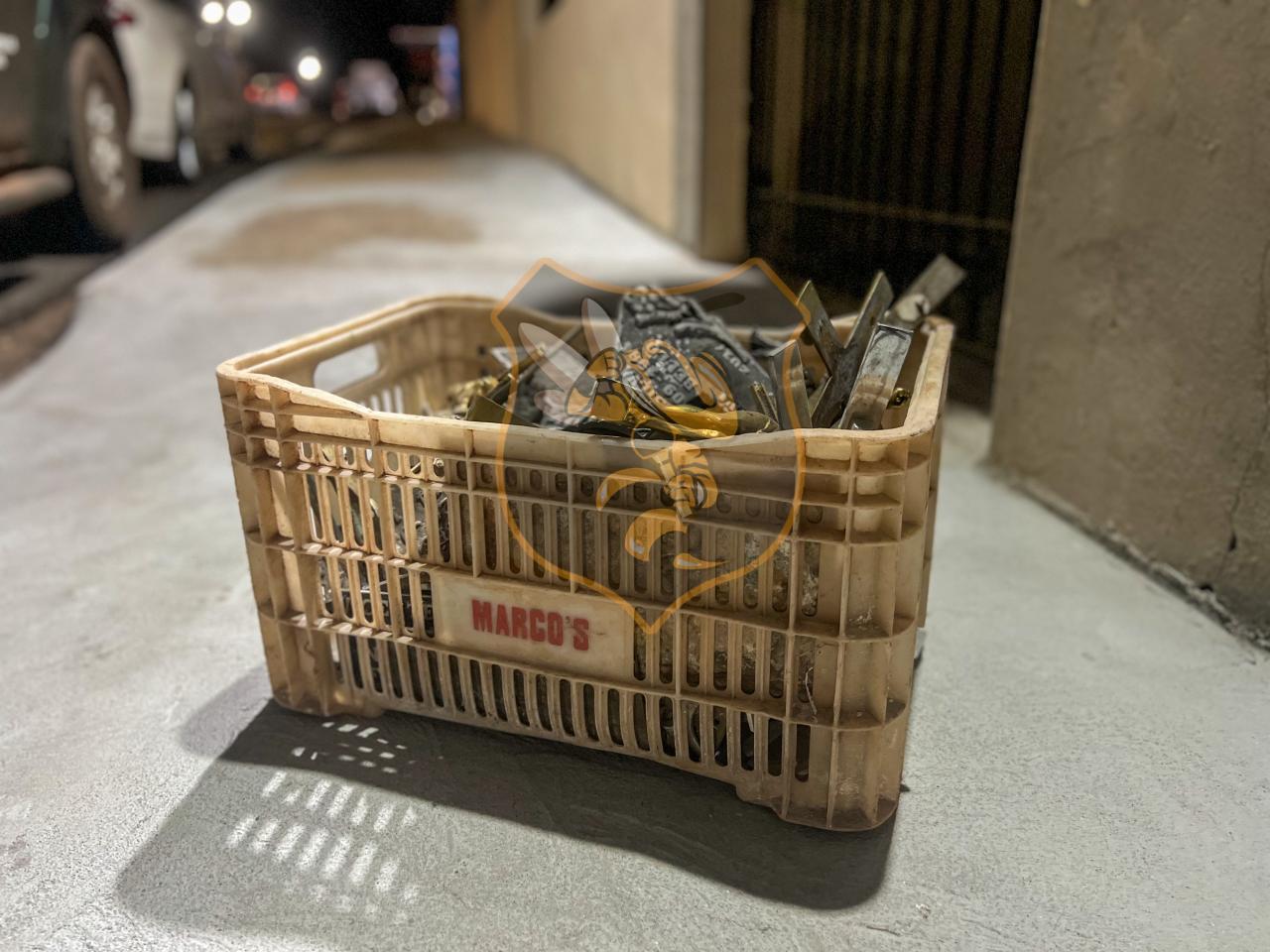 POLÍCIA MILITAR DETÉM HOMEM QUE ESTAVA ROUBANDO CEMITÉRIO