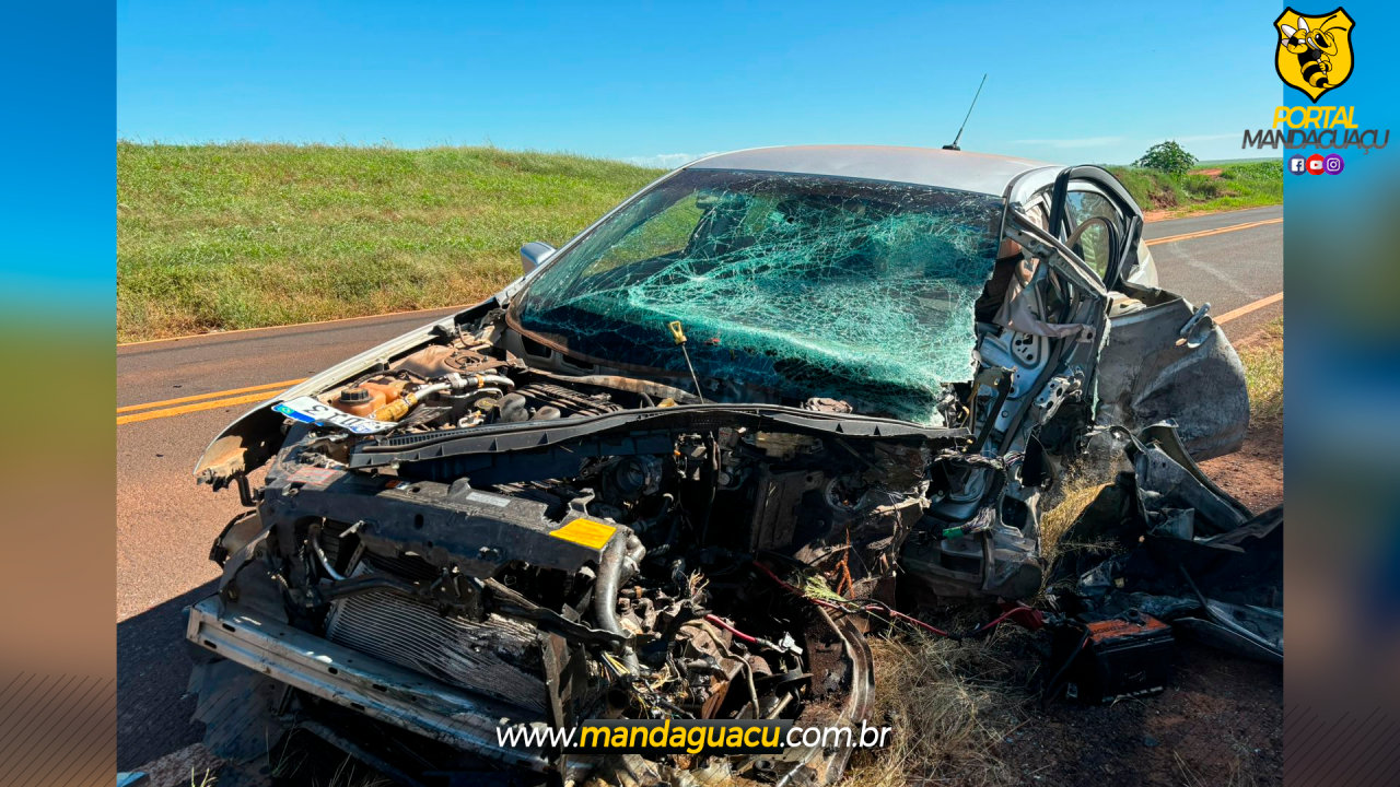 COLISÃO FRONTAL ENTRE CAMINHÃO E CARRO ACONTECE NA PR-552 ENTRE MANDAGUAÇU E OURIZONA