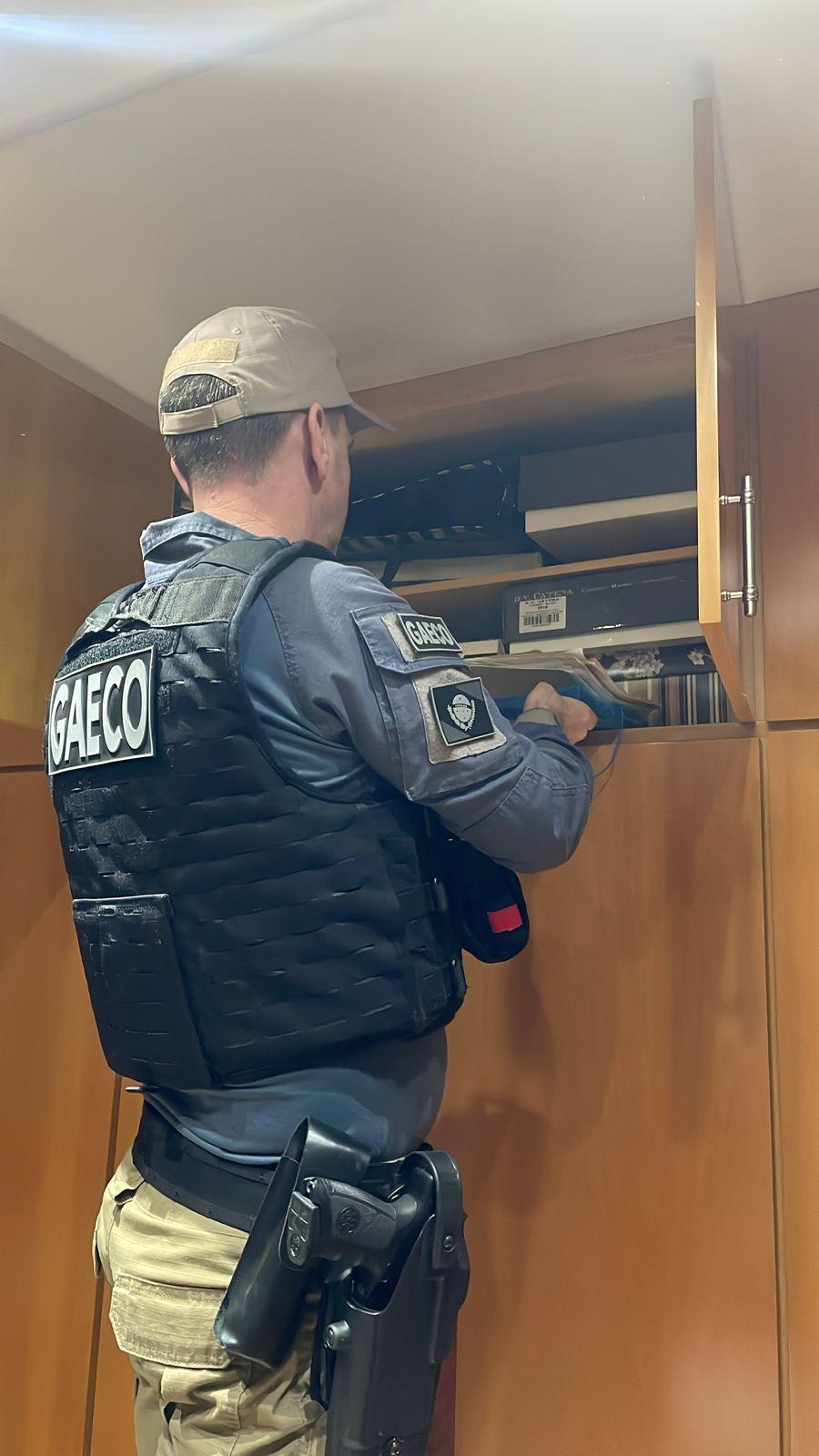 GAECO Cumpre mandados de busca e apreensão na Prefeitura de Mandaguaçu e residências de envolvidos em corrupção e fraude no valor de R$ 15 milhões