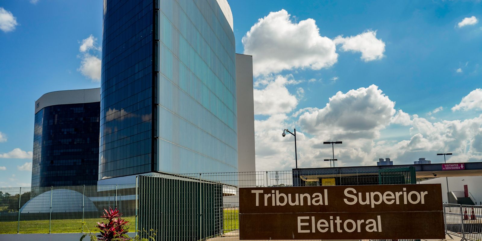 TSE decide que Globo não poderá exibir cadeira vazia em debate
